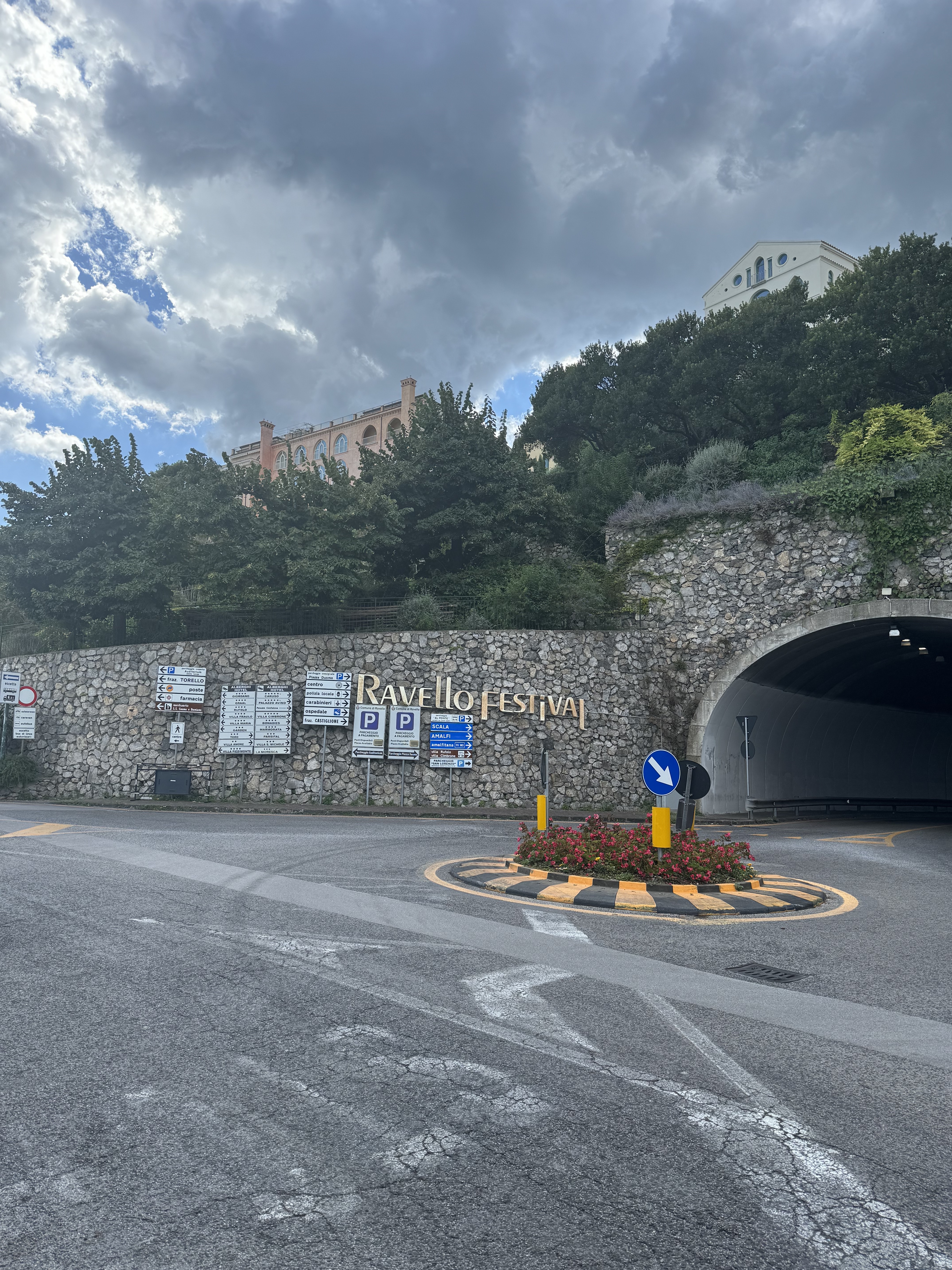 Ravello Sign